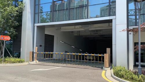 mais recente caso da empresa sobre DZE4 Barrier Gate for Industrial Park Underground Parking Entrance