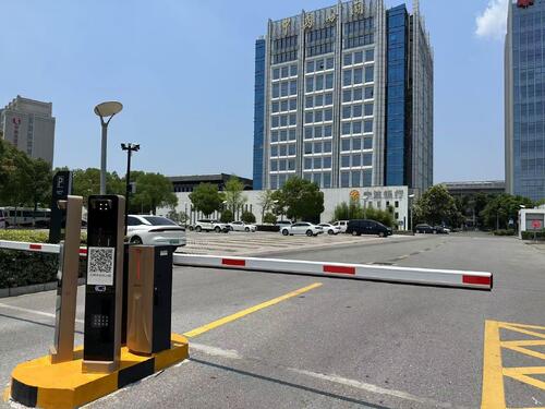 mais recente caso da empresa sobre E40Pro Barrier Gate for Business Park Parking Lot