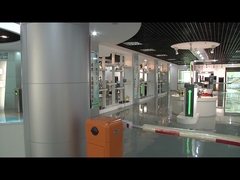 Barreiras automáticas inteligentes do parque de estacionamento